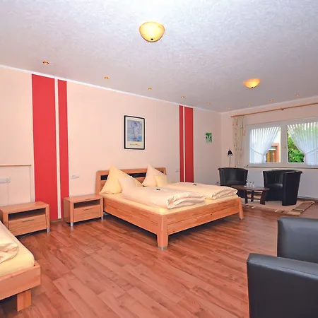 מלון Gaestehaus Auf Der Lay 2*