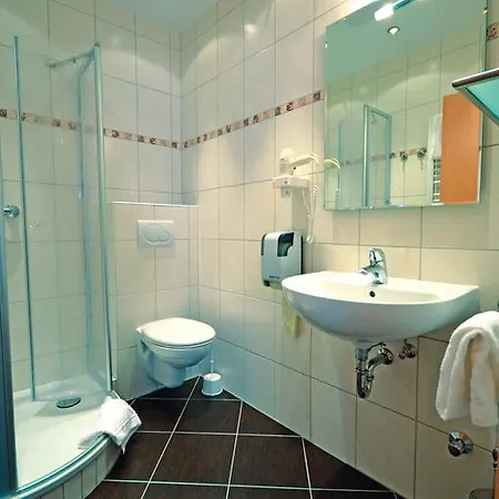 מלון Gaestehaus Auf Der Lay 2*