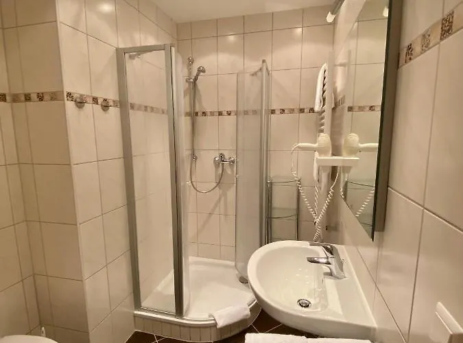 Hotel Gaestehaus Auf Der Lay 2*