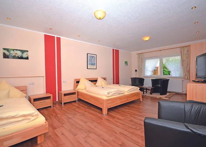 Hotel Gaestehaus Auf Der Lay 2*