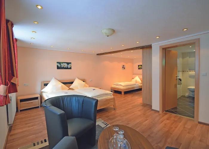 Hotel Gaestehaus Auf Der Lay 2*